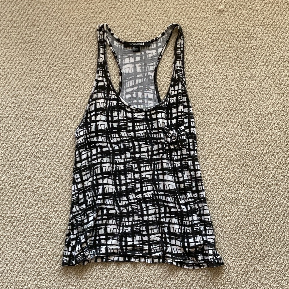 Forever 21 Black White Graphic Tank Top Small Abstract Blouse Stretchy Soft EUC
